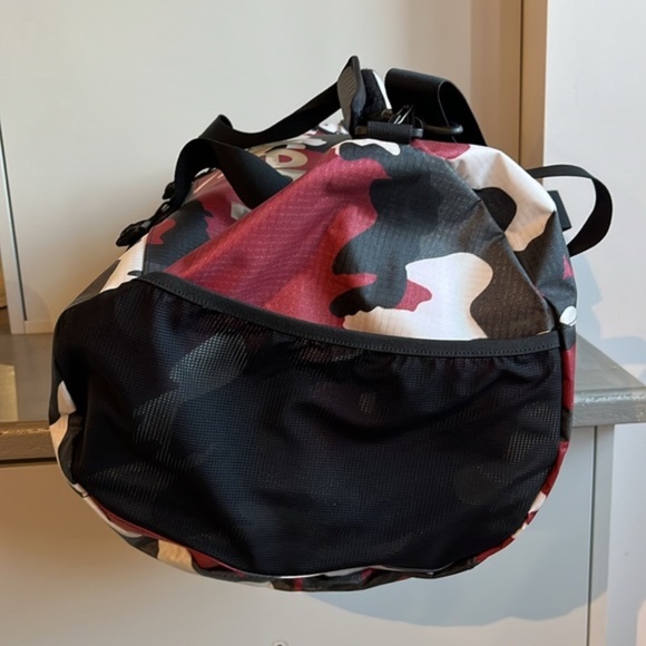 Supreme SS/21 Red Camo Duffle Bag - Picture 3 of 15